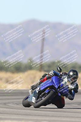 media/Oct-30-2025-Racers Edge (Thu) [[dabbdaf680]]/3-B Group/Session 4 Turn 16/